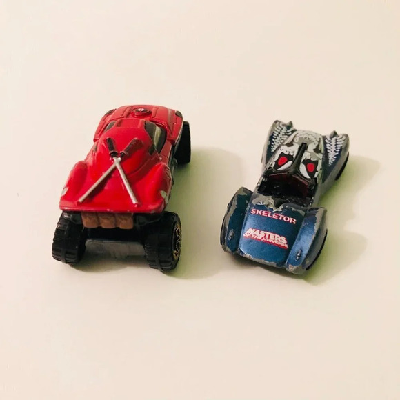 Hot Wheels MOTU Phantastique Skeletor Diecast and Marvel Deadpool Character Car - Picture 3 of 16